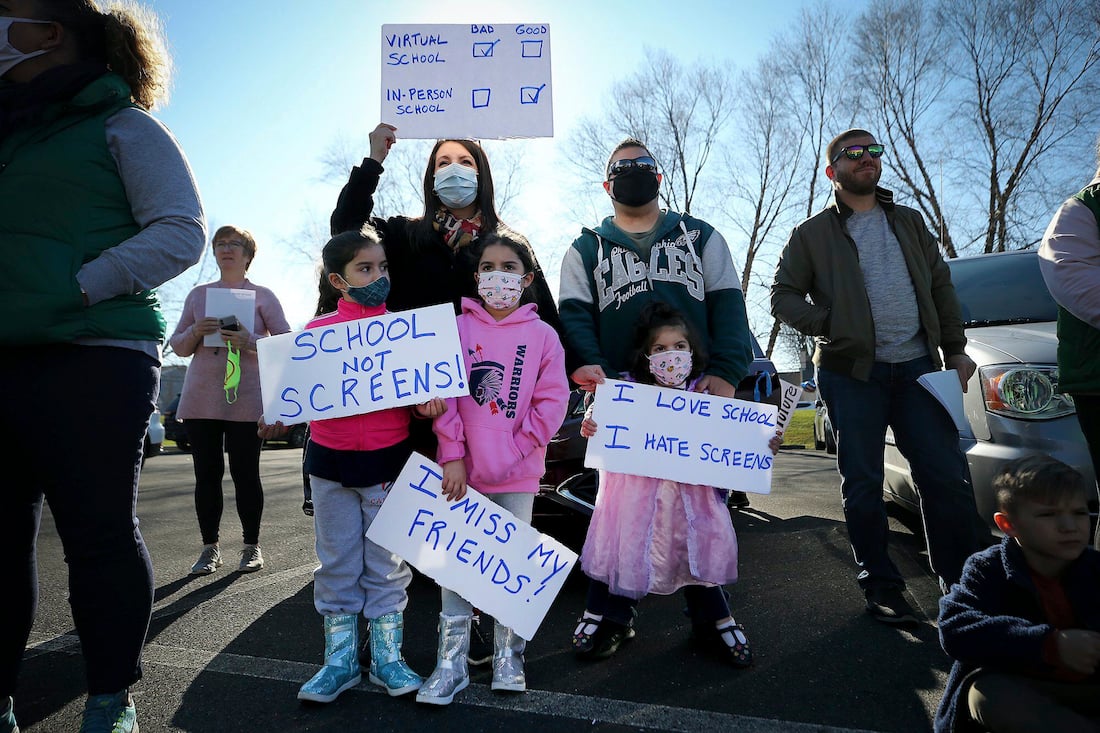 ProtestForInPersonSchool-Pennsylvania-2020-1129-AP_20335148454670-David-MaialettiSLASHThePhiladelphiaInquirerViaAP-1100x733px